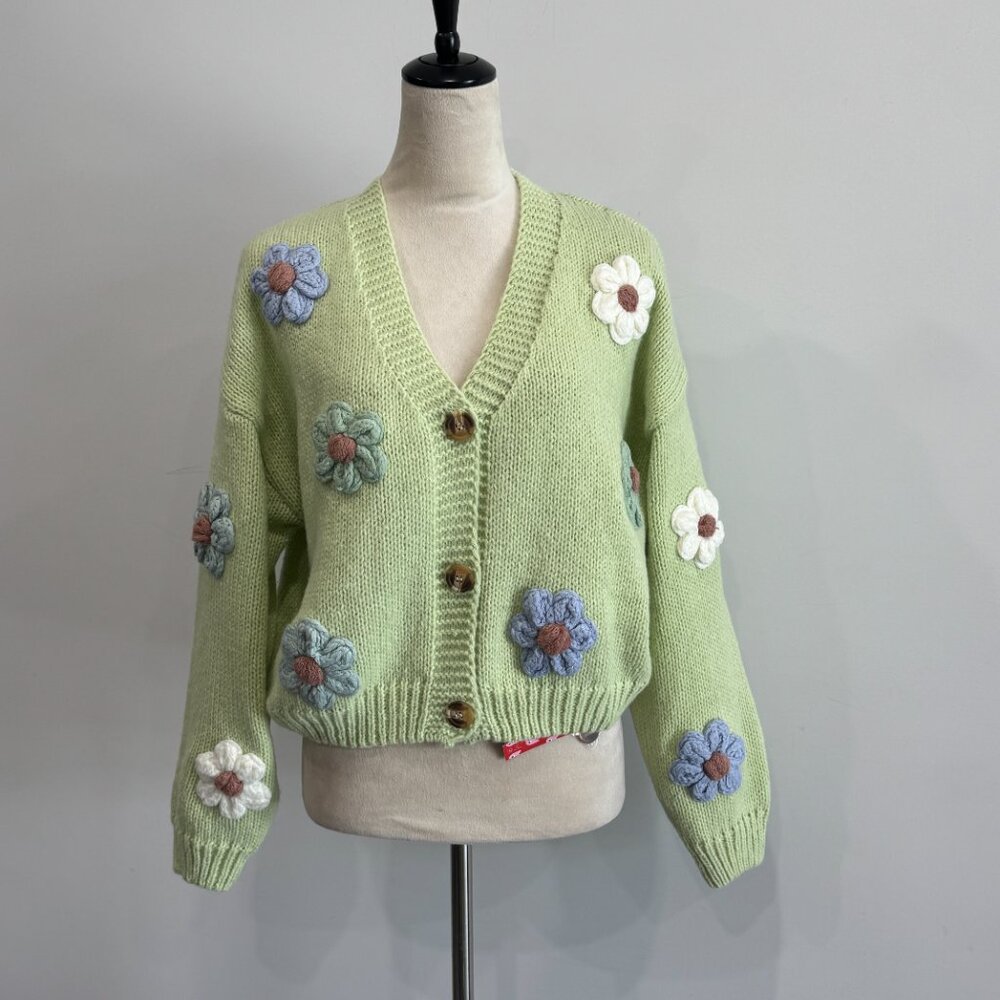 Cider Knit V-neck Button Flower Cardigan NWT, Size M - Picture 12 of 17